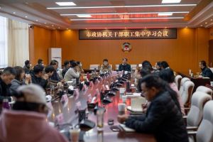 当代杰出国学大师   刘潮林
